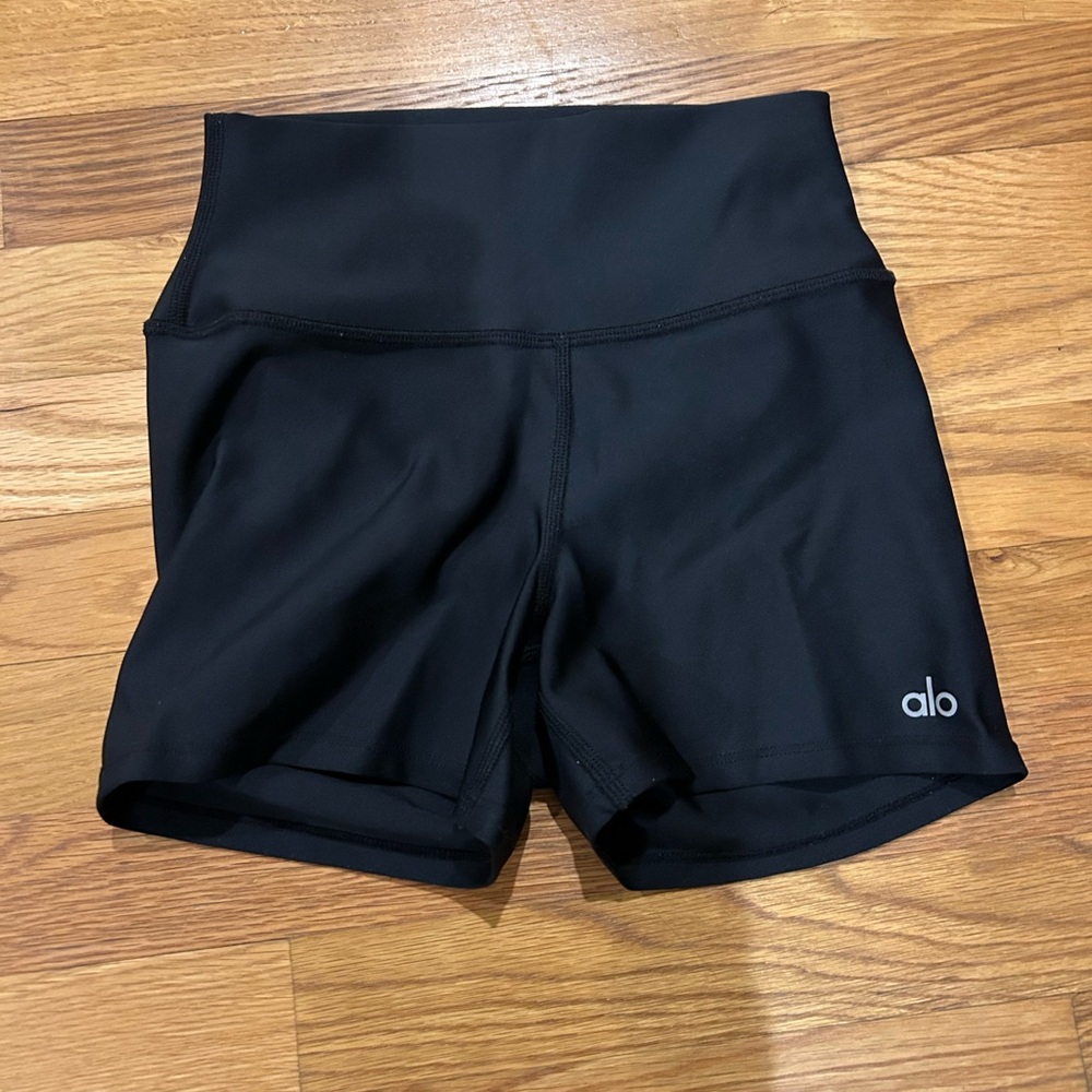 ALO Yoga Women's Black Bike Shorts